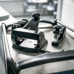 Kornet&Hahn Heftgerät 40371036, Heftleistung 20 Blatt, Schwarz -Geschäft Für Bürobedarf 93738c5a5577cbda93a7c4077a0a94f9f71950b9 heftgeraet kornetundhahn 40371036