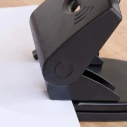 D.RECT Locher 110571, Schwarz, Registraturlocher, Stanzleistung Ca. 65 Blatt -Geschäft Für Bürobedarf a27b4dcf0f9a8d9964abb8df30bb54e39a05e032 locher d.rect 110571 schwarz