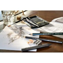 Faber-Castell Pitt Graphite-Set, 112974, 26-teiliges Zeichenset, Inklusive Zubehör -Geschäft Für Bürobedarf e28a603480ef365b041b153684c85ce98941d019 graphite set faber castell pitt 112974 26 teilig